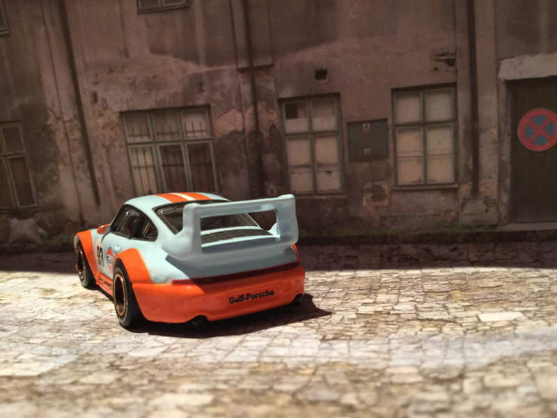 Illustration for article titled LaLD Car Week: Teutonic Tuesday Hotwheels Gulf Porsche 993 GT2